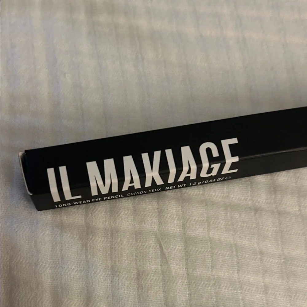 IL MAKIAGE Long-Wear Eye Pencil - Batman Black - Picture 2 of 4